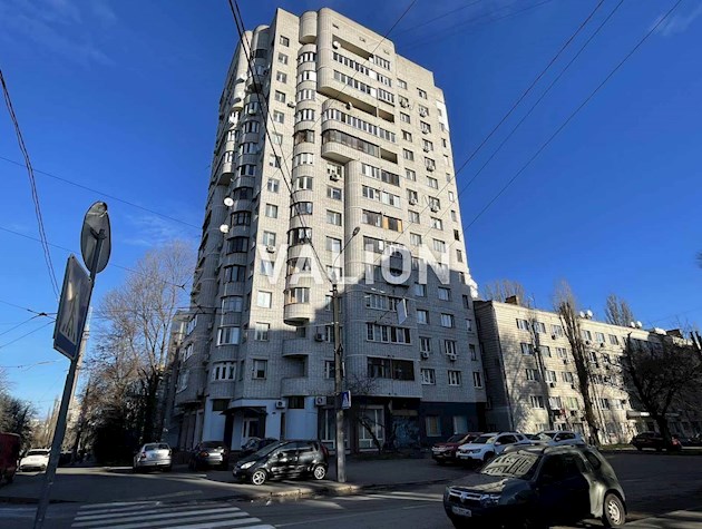 БЕЗ %. Продаю простору 3 кімнатну квартиру за адресою вул. Ушинського, 25а, Солом’янський район.