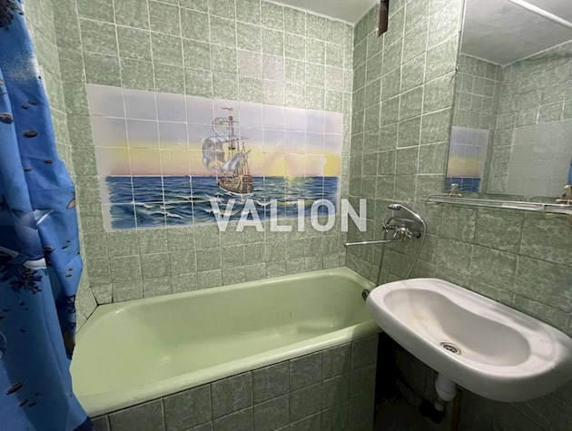 БЕЗ %. Продаю простору 3 кімнатну квартиру за адресою вул. Ушинського, 25а, Солом’янський район.