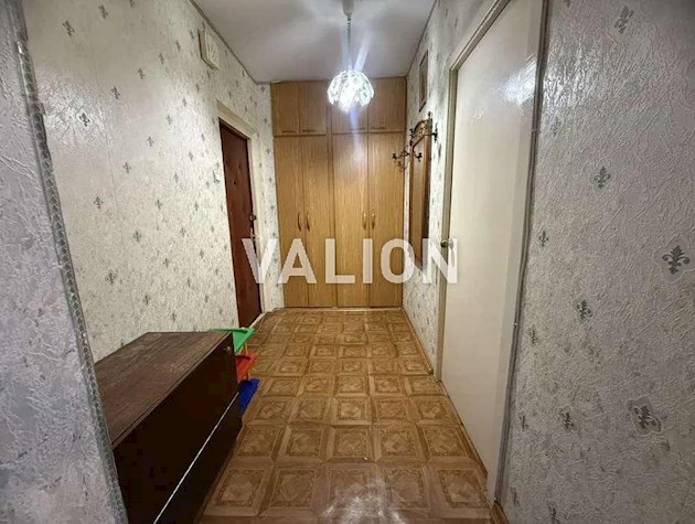 Продаж 4-кімнатної квартири на вул.Ревуцького, 18а