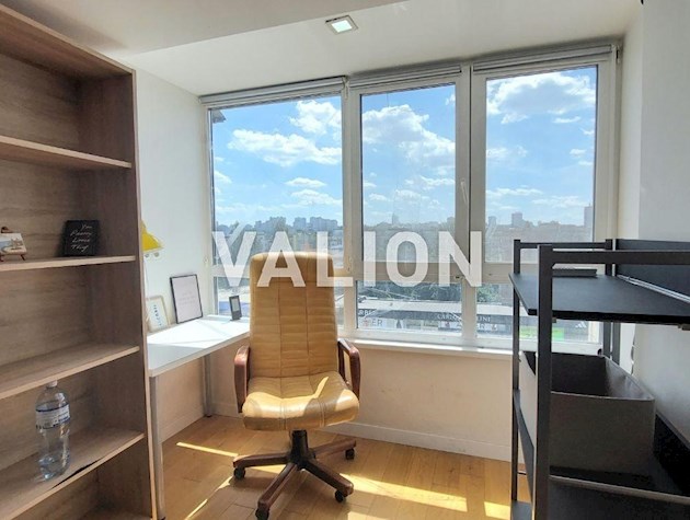 Продажа без % уютной 3-комнатной квартиры с ремонтом в центре столицы, возле метро КПИ по просп. Берестейский, 20, Шевченковский, Центр.