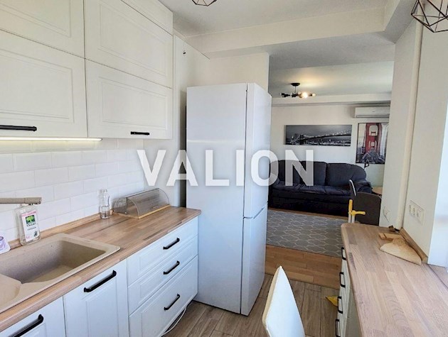 Продажа без % уютной 3-комнатной квартиры с ремонтом в центре столицы, возле метро КПИ по просп. Берестейский, 20, Шевченковский, Центр.