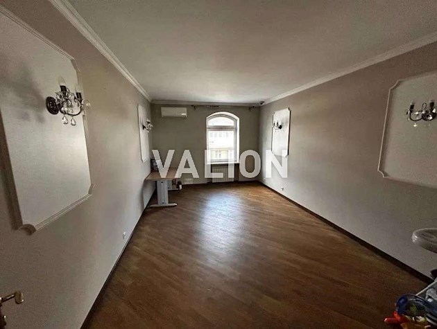 Продажа 6-комнатной квартиры ул. Филиппа Орлика 10