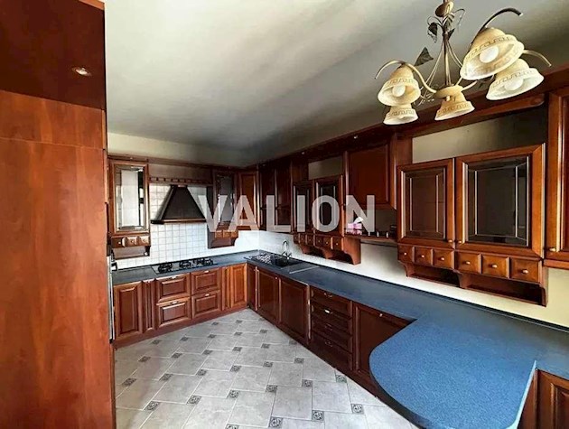 Продажа 6-комнатной квартиры ул. Филиппа Орлика 10