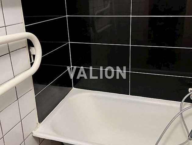 Продаж 2-к квартири вул. Вереснева 12а