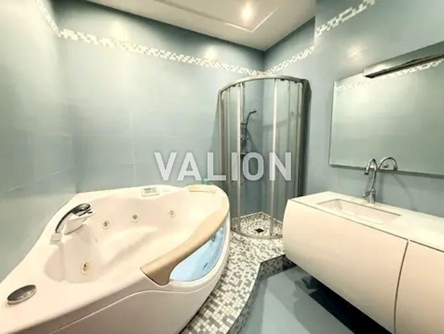 Продаж 2-к квартири вул. В’ячеслава Чорновола 25