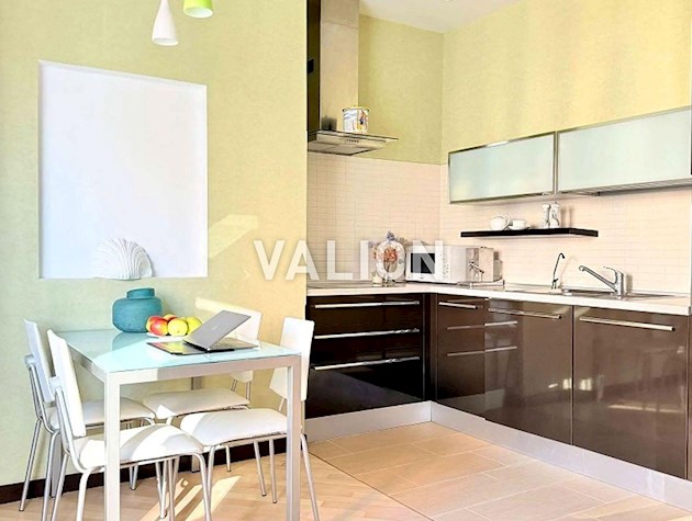 Продаж 2-к квартири вул. В’ячеслава Чорновола 25