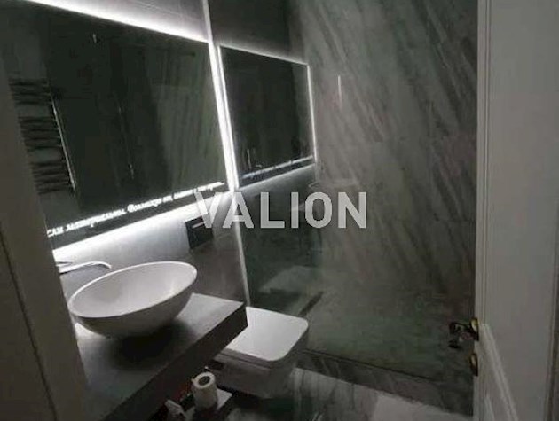 Продажа 4-комнатной квартиры ул. Метрологическая 9д