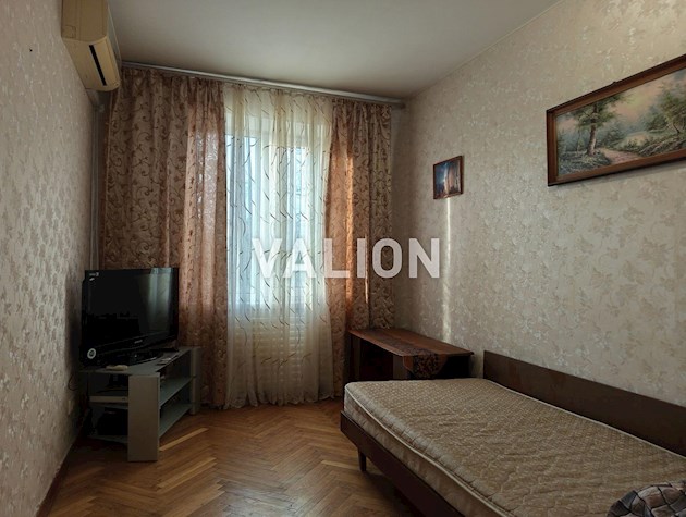 Продам 2-ком. квартиру р-н.Оболони, пр.Оболонский 33а