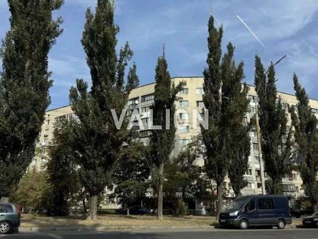 Продажа 4-комнатной квартиры ул. Героев Полка Азов 25