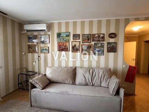 Продажа 4-комнатной квартиры ул. Героев Полка Азов 25