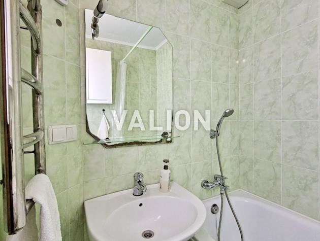 Продажа 1 комнатной квартиры, Дарницкий р-н, ул. Ялтинская 15.