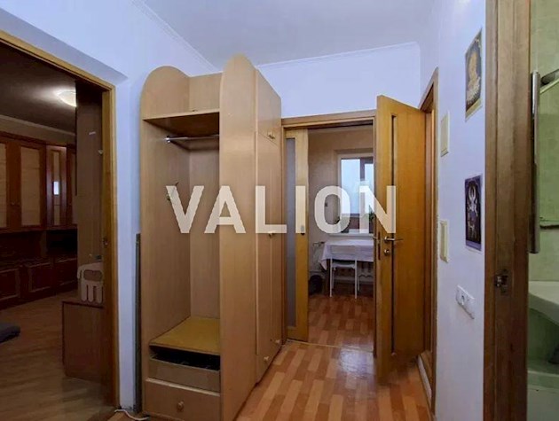 Продажа 1-к квартиры ул. Ялтинская 15