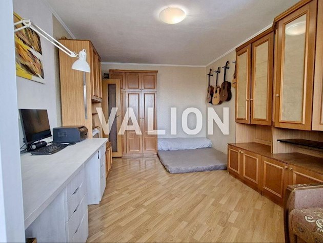 Продажа 1 комнатной квартиры, Дарницкий р-н, ул. Ялтинская 15.