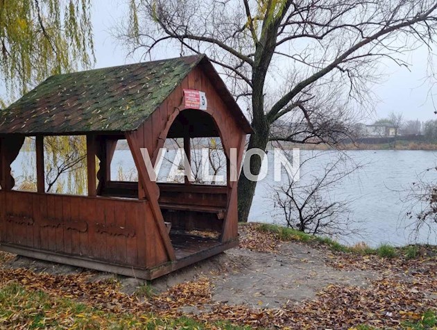 2-к квартира у озера, этаж 8 из 16. Супер локация — Радужная, 21