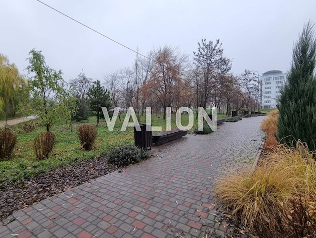 2-к квартира у озера, этаж 8 из 16. Супер локация — Радужная, 21