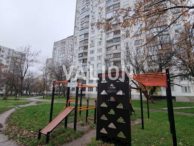 2-к квартира у озера, этаж 8 из 16. Супер локация — Радужная, 21