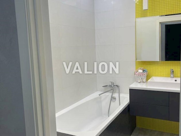 Продажа 2-х комнатной квартиры с ремонтом по адресу пр. Лобановского 6а, Севастопольская площадь