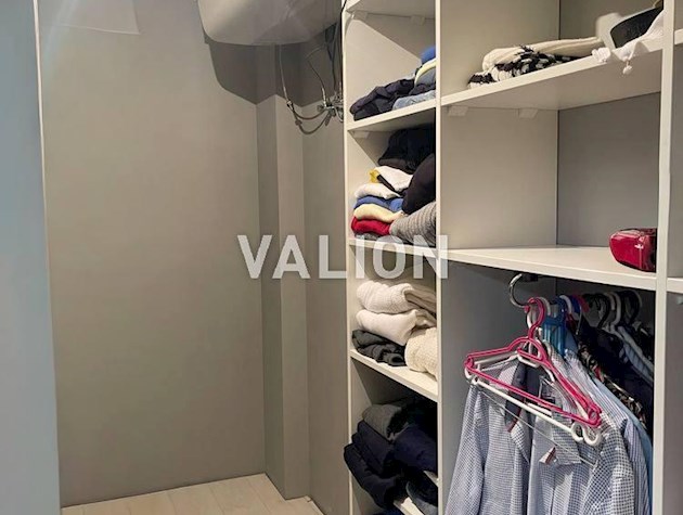 Продажа 2-х комнатной квартиры с ремонтом по адресу пр. Лобановского 6а, Севастопольская площадь