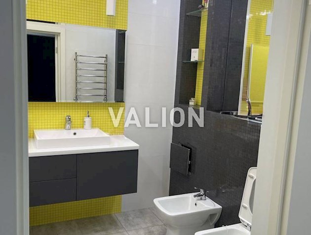 Продажа 2-х комнатной квартиры с ремонтом по адресу пр. Лобановского 6а, Севастопольская площадь