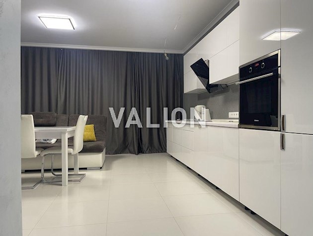 Продажа 2-х комнатной квартиры с ремонтом по адресу пр. Лобановского 6а, Севастопольская площадь