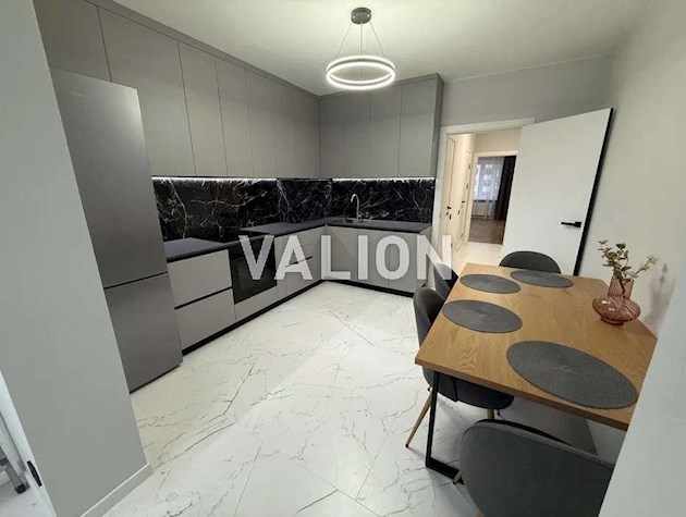 Продажа 3-к квартиры ул. Коноплянская 22б