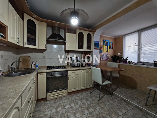 Продажа 3к квартиры 67.3 кв. м на бульв. Жюля Верна 9.