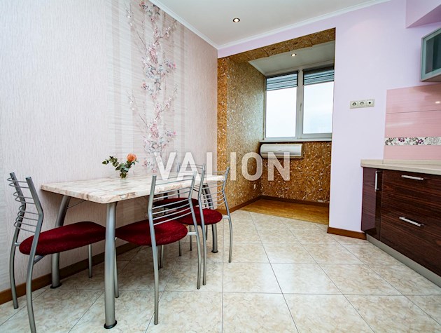 Без % продаж 2-кімнатної квартири, вул.Срібнокільська,1, м.Позняки.