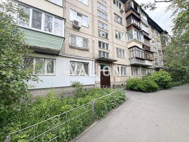 Продаж 3 кімнатной квартири в Шевченківському районі, вулиця Паркова – сирецька 10.