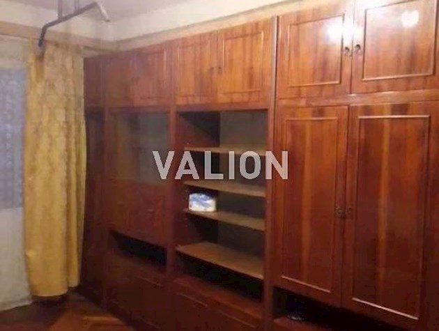 Продаж 2-к квартири вул. Салютна 27а