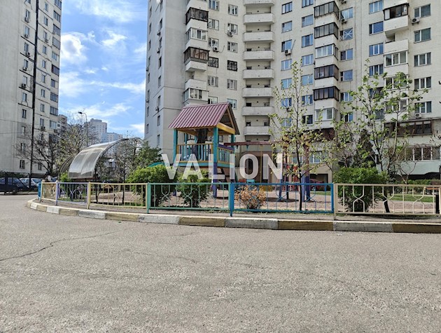 Продажа 2-комнатной квартиры 81м² просп.Николая Бажана, 24/1 Дарницкий район