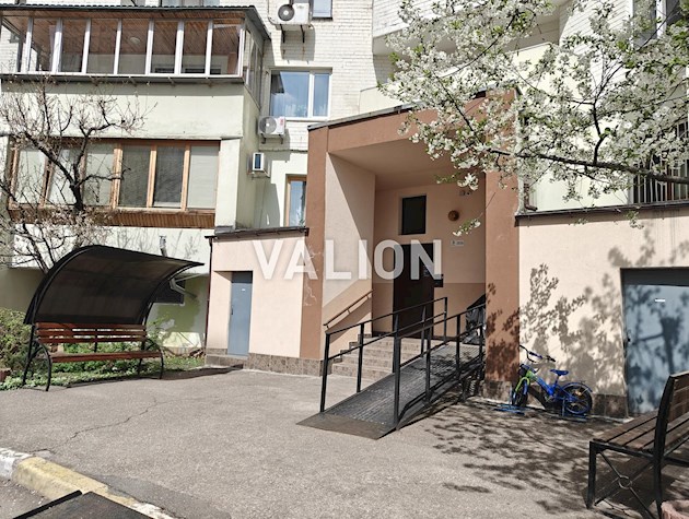 Продажа 2-комнатной квартиры 81м² просп.Николая Бажана, 24/1 Дарницкий район