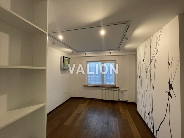 БЕЗ %. Продаю просторную 3 комнатную квартиру по адресу ул. Автозаводская, 71, Оболонский район.