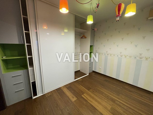 БЕЗ %. Продаю просторную 3 комнатную квартиру по адресу ул. Автозаводская, 71, Оболонский район.