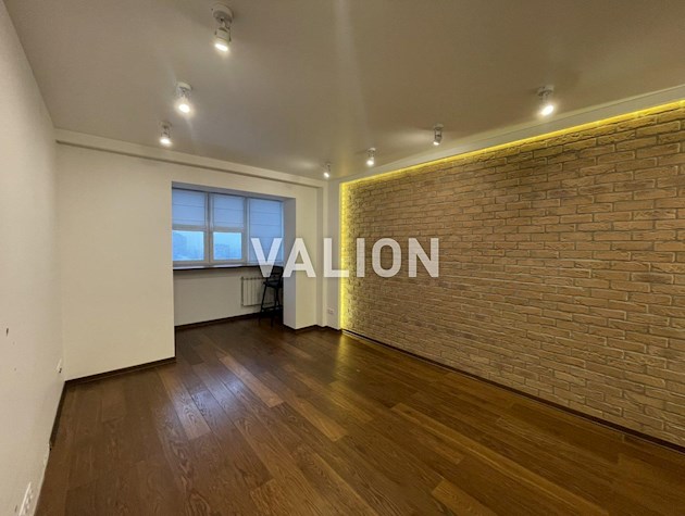 БЕЗ %. Продаю просторную 3 комнатную квартиру по адресу ул. Автозаводская, 71, Оболонский район.