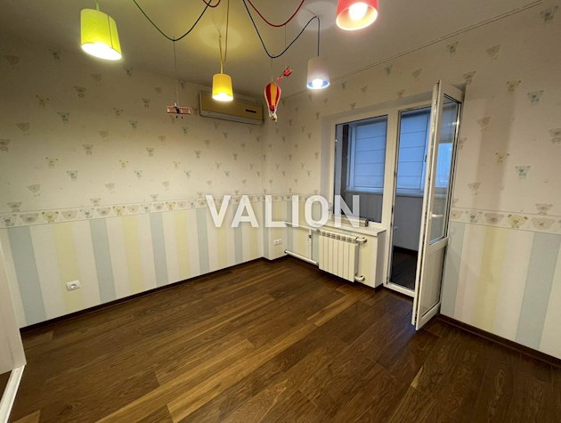 БЕЗ %. Продаю просторную 3 комнатную квартиру по адресу ул. Автозаводская, 71, Оболонский район.