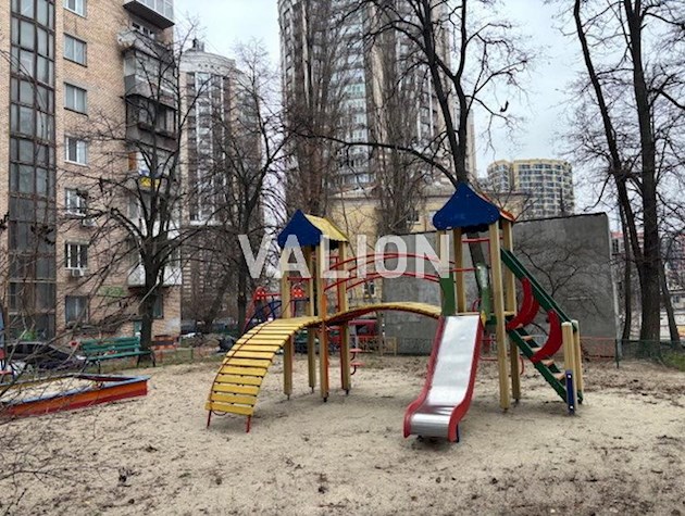 Продам 2 кімнатну квартиру в центрі на Пимоненка 12