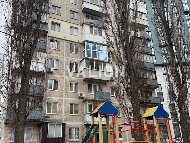 Продам 2 кімнатну квартиру в центрі на Пимоненка 12