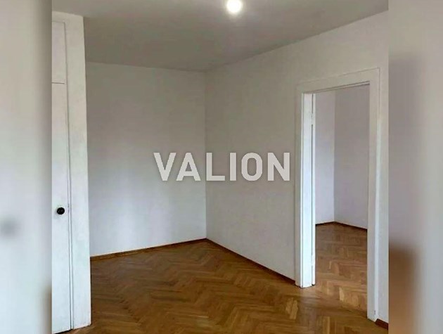 Продам 2 кімнатну квартиру в центрі на Пимоненка 12