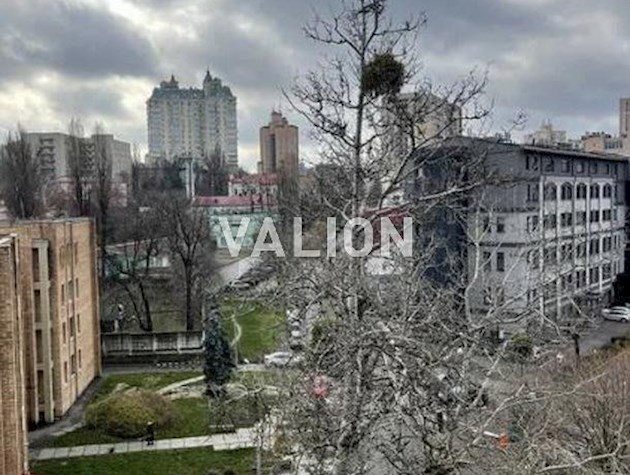 Продам 2 кімнатну квартиру в центрі на Пимоненка 12