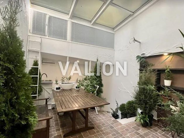 Продажа эксклюзивной 2-х уровневой 5-комнатной квартиры с зимним садом в самом центре и сердце Киева – на Подоле, ул. Нижний Вал 27/29, рядом с метро Контрактовая площадь в премиальном ЖК Подол прести