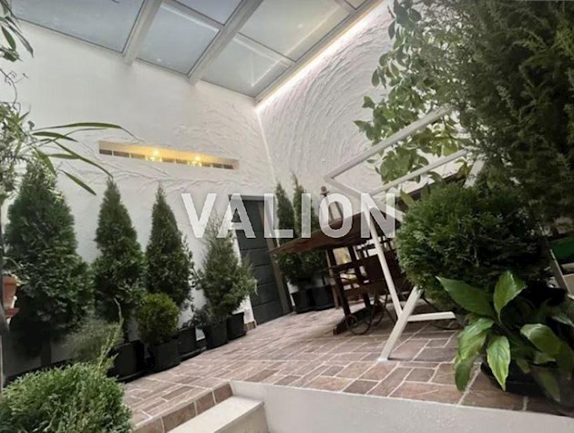 Продажа эксклюзивной 2-х уровневой 5-комнатной квартиры с зимним садом в самом центре и сердце Киева – на Подоле, ул. Нижний Вал 27/29, рядом с метро Контрактовая площадь в премиальном ЖК Подол прести