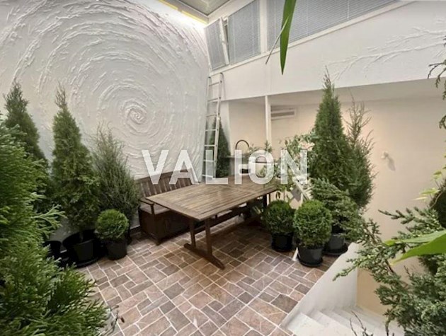 Продажа эксклюзивной 2-х уровневой 5-комнатной квартиры с зимним садом в самом центре и сердце Киева – на Подоле, ул. Нижний Вал 27/29, рядом с метро Контрактовая площадь в премиальном ЖК Подол прести