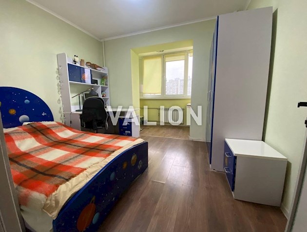 Продажа 3-к квартиры ул. Каштановая 8