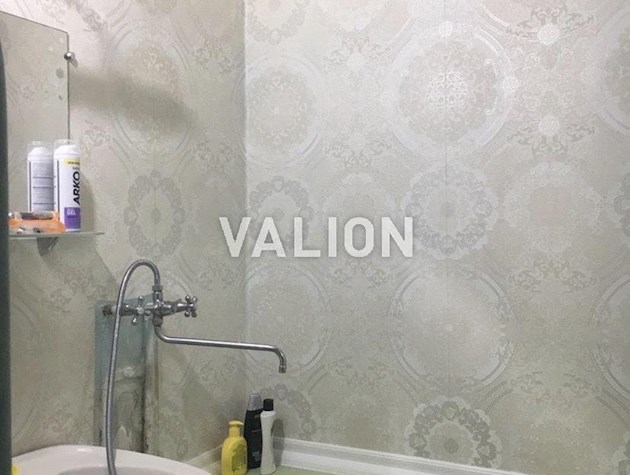 Продаж 3-к квартири вул. Каштанова 8