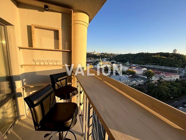 Высокорентабельная инвестиция! Продажа эксклюзивной 1-комнатной квартиры в самом центре и сердце Киева – на Подоле, ул. Нижний Вал 27/29, рядом с м.Контрактовая площадь в ЖК Подол престиж.