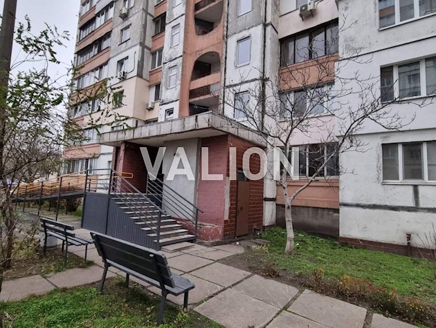 Продам уютную 1-к квартиру с ремонтом возле озера, ул. Радужная, 29.