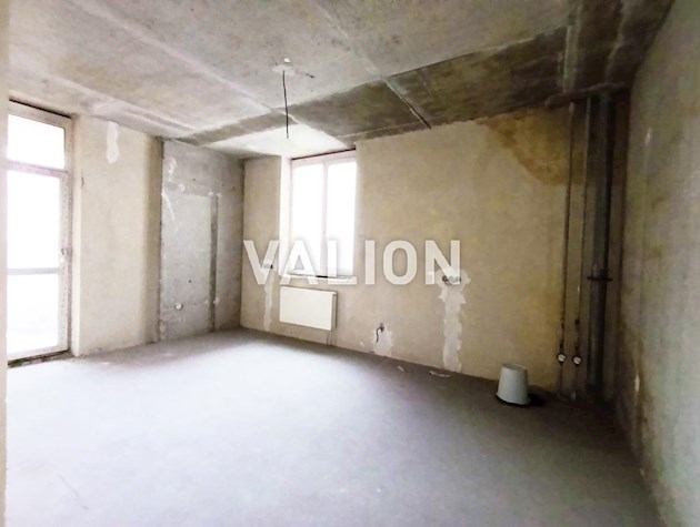 Свет не выключают. Продажа большой и просторной 2-к квартиры на 103 м2, ул. Саперно-Слободская, 22 рядом с метро Выдубичи и Демеевская.