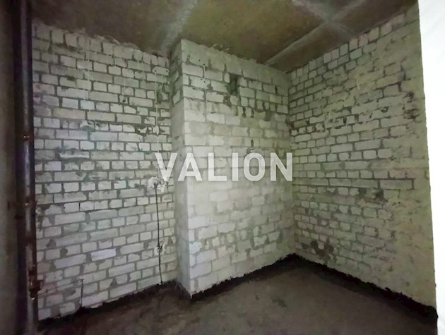 Свет не выключают. Продажа большой и просторной 2-к квартиры на 103 м2, ул. Саперно-Слободская, 22 рядом с метро Выдубичи и Демеевская.