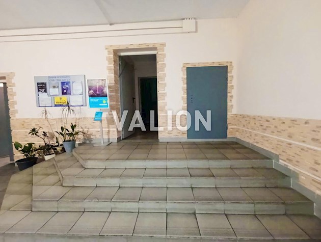 Свет не выключают. Продажа большой и просторной 2-к квартиры на 103 м2, ул. Саперно-Слободская, 22 рядом с метро Выдубичи и Демеевская.