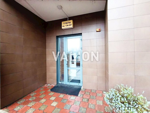 Свет не выключают. Продажа большой и просторной 2-к квартиры на 103 м2, ул. Саперно-Слободская, 22 рядом с метро Выдубичи и Демеевская.